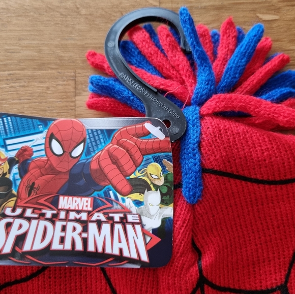 NWT Spiderman beanie and gloves - Picture 4 of 7
